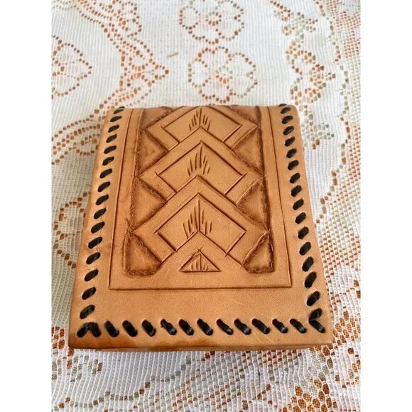 Vintage 70's Tooled Leather Bi Fold Wallet - Picture 11 of 11